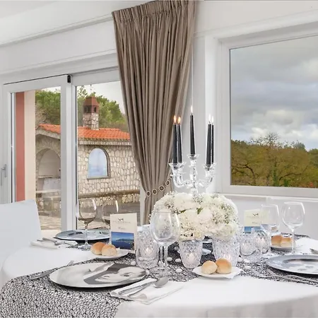 - Daniela Вілла Сорренто