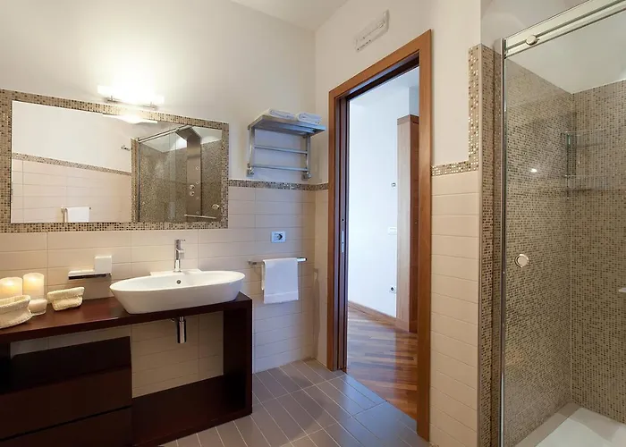 - Daniela Сорренто