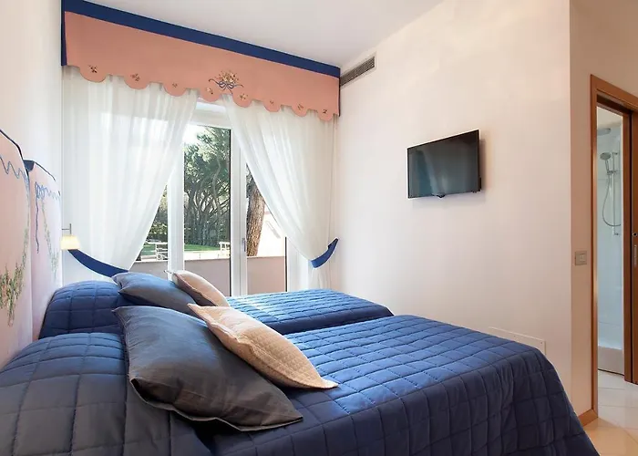 - Daniela Вилла *