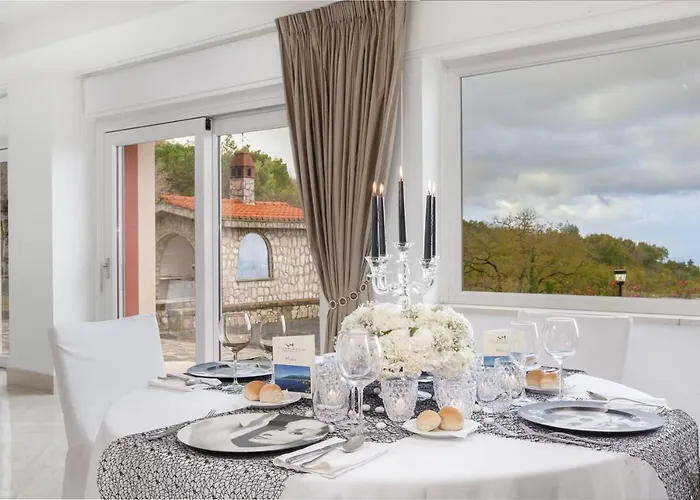 - Daniela Вилла Сорренто